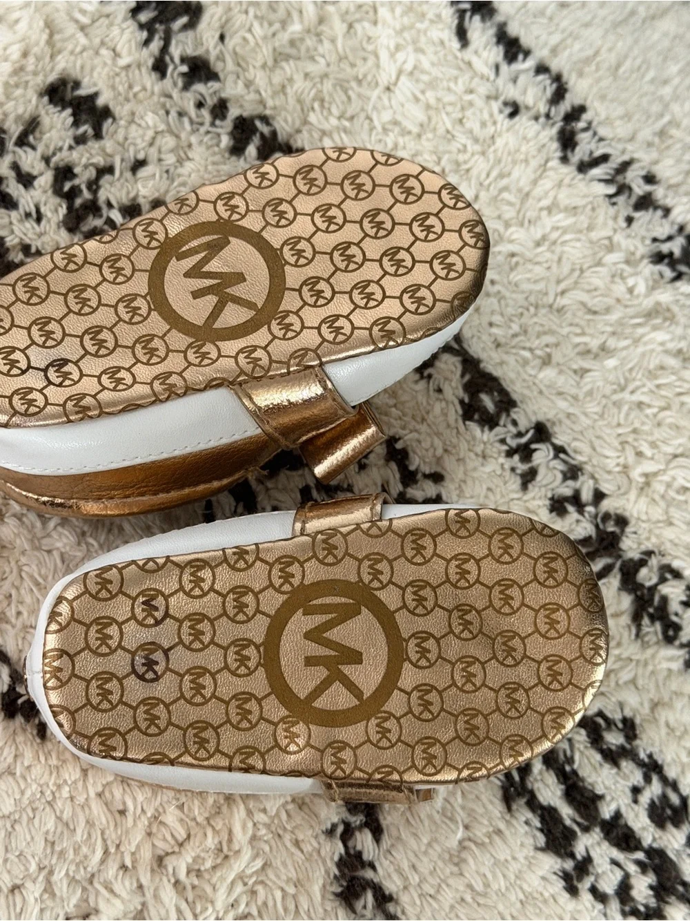 Michael Kors Baby Poppy Rose Gold Bow Slip On Sneakers Infant Size 2 EU 17 shoes